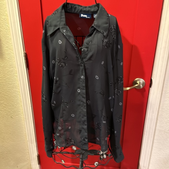 Bundle of 3 blouses - Picture 7 of 9